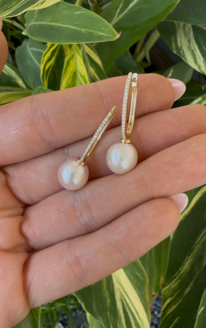 Reversible Diamond Paperclip with Pearl Huggies