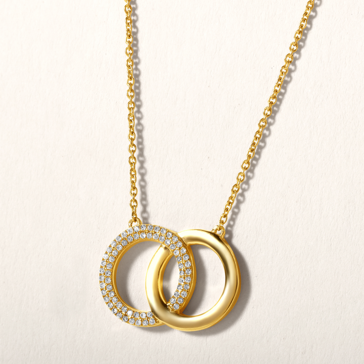 Interlocking Diamond Circle Necklace