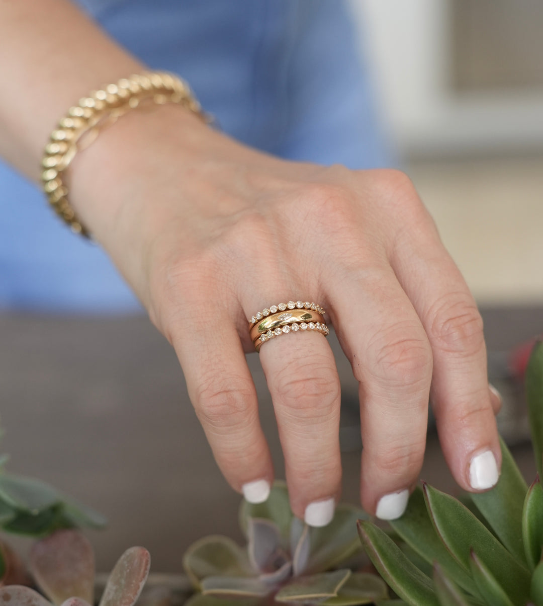 Single Shared Prong Diamond Anniversary Band