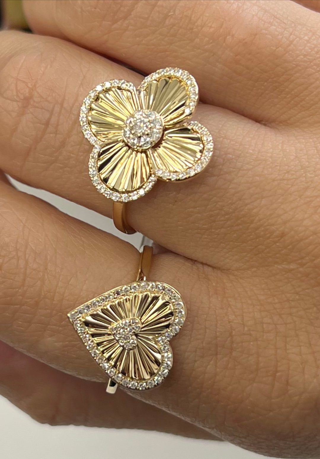 Fluted Diamond Flower Ring